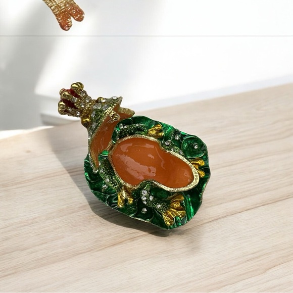 TCHOTCHKE- Jeweled Frog Prince Trinket Holder-NIB - Picture 8 of 11